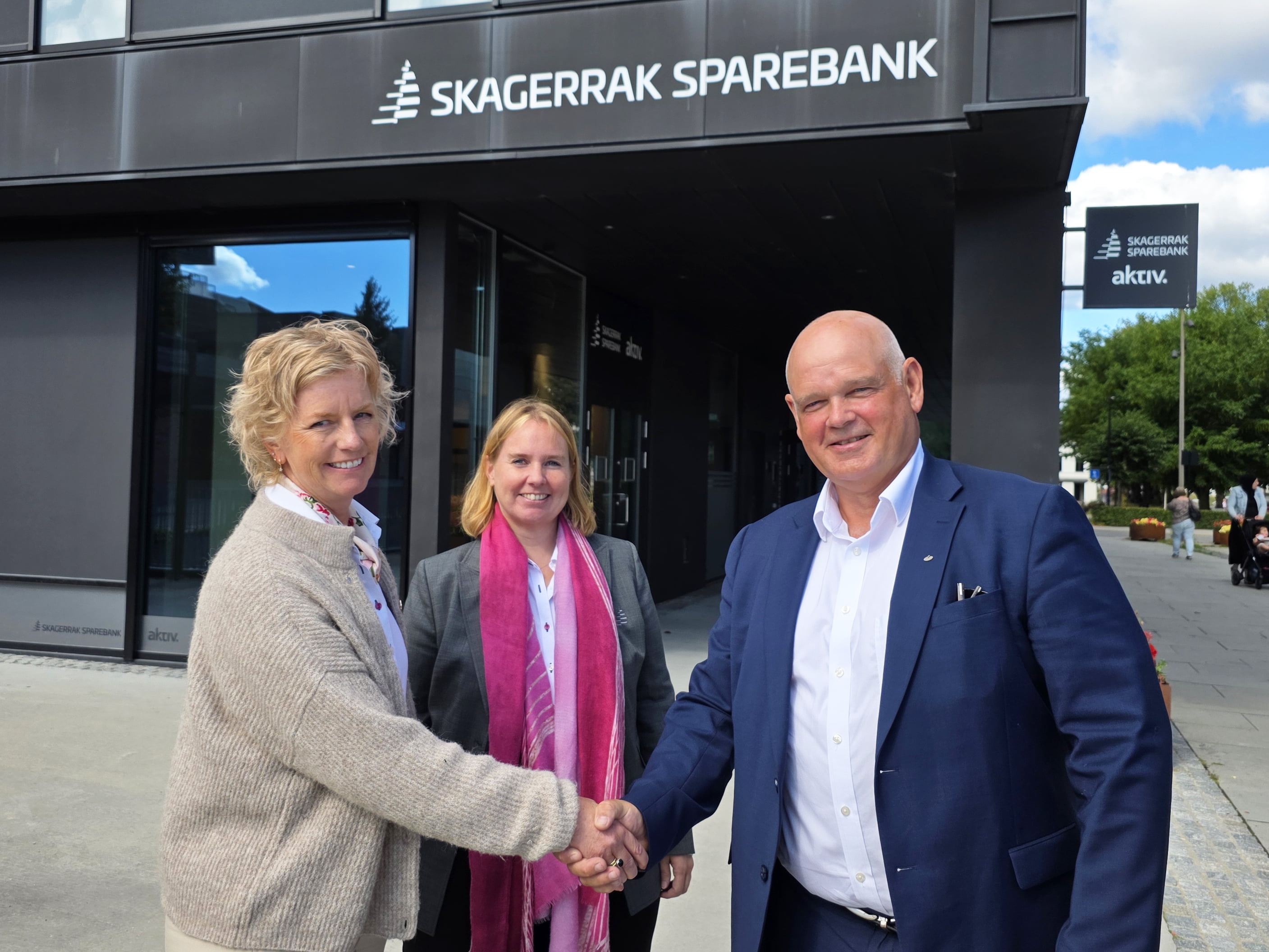 Tettpå